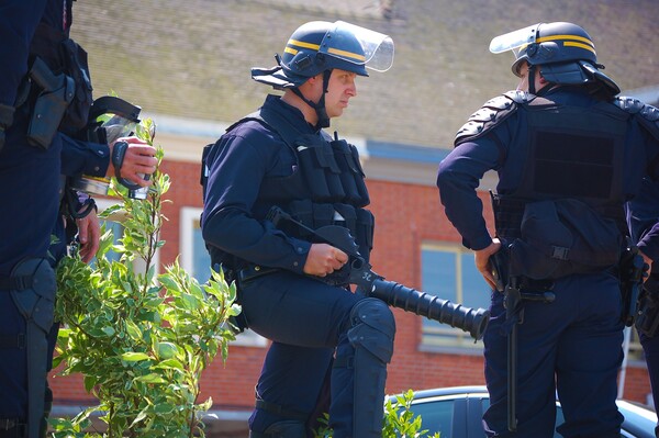 Γαλλία: Επίθεση με μαχαίρι σε αστυνομικό - Αναζητείται ο δράστης