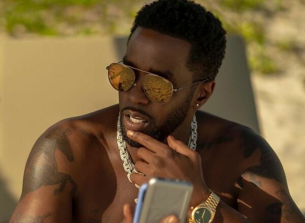 Ο Diddy πόσταρε παλιά φωτογραφία με την Τζένιφερ Λόπεζ να κρατιούνται από το χέρι