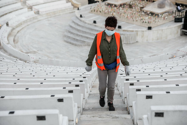 Άνοιξαν στα θέατρα: Στο Βεάκειο η πρώτη παράσταση του καλοκαιριού - Τα μέτρα που ισχύουν (Φωτογραφίες)