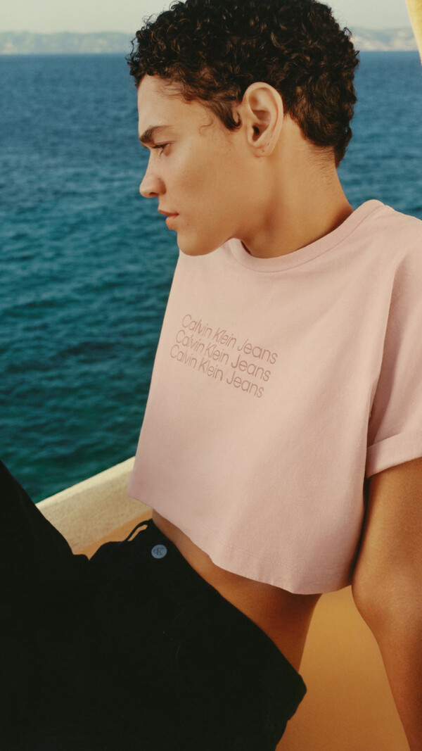 5 unisex outfits που θα δείχνουν cool σε κάθε περίσταση