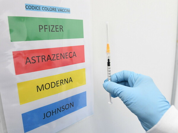 Καναδάς: Οι εμβολιασμένοι με α' δόση AstraZeneca μπορούν να κάνουν β' δόση Pfizer ή Moderna