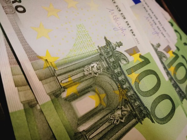 ΑΑΔΕ: Στα 109 δισ. ευρώ τα ληξιπρόθεσμα χρέη προς την εφορία