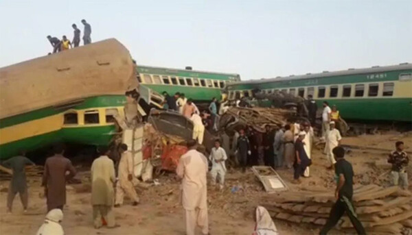 Πακιστάν: Σύγκρουση τρένων- Τουλάχιστον 30 νεκροί [ΒΙΝΤΕΟ]