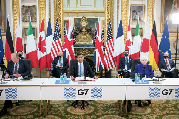 g7