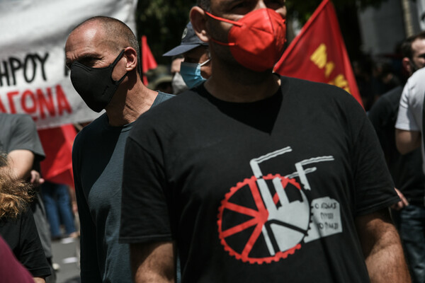 Κουτσούμπας: Οι εργαζόμενοι μπορούν να στείλουν το νομοσχέδιο στα σκουπίδια- Τσίπρας & Γεννηματά στην πορεία