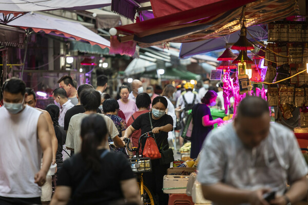 China Returns to Its Strict Covid Limits to Fight a New Outbreak