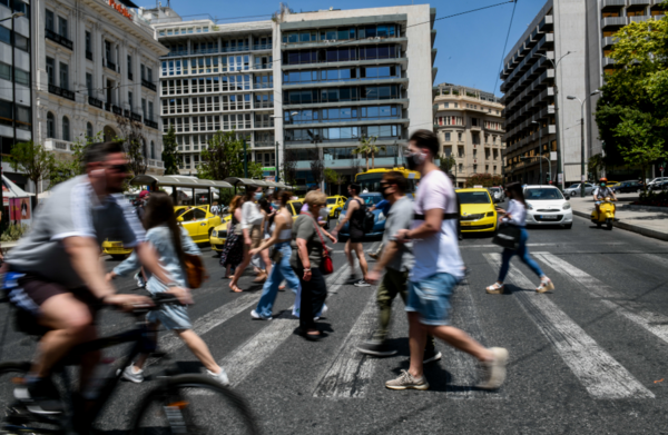 Πελώνη: Δεν τίθεται θέμα απολύσεων μη εμβολιασμένων εργαζομένων