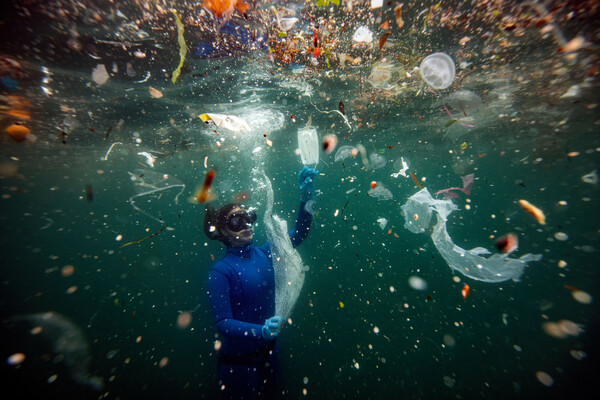 Τα πακέτα takeaway φαγητών είναι τα πιο διαδεδομένα πλαστικά σκουπίδια στους ωκεανούς