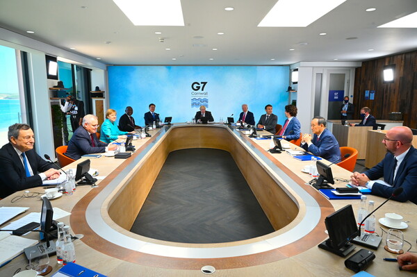 «Καρφιά» από την Κίνα για τις G7: «Οι εποχές που λίγες χώρες αποφάσιζαν για τον κόσμο έχουν παρέλθει»