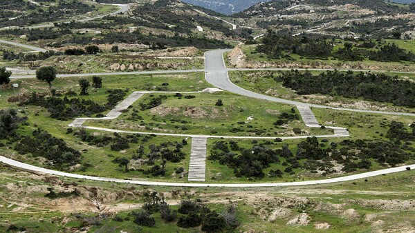 NEW ALPHABET SCHOOL: Διαδραστικές αναγνώσεις, εργαστήρια, συζητήσεις 