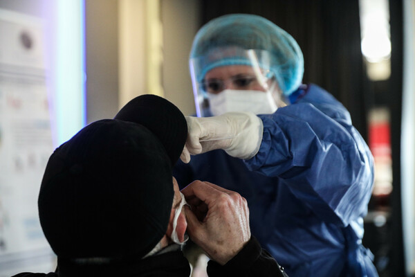 Κορωνοϊός στην Ελλάδα: 209 νέα κρούσματα και 17 νεκροί- Στους 283 οι διασωληνωμένοι 