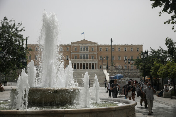 ΕΜΥ: Έκτακτο δελτίο για θερμές αέριες μάζες από την Αφρική- Ποιες περιοχές θα πλήξει ο καύσωνας