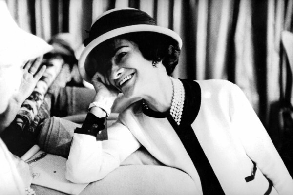 100 χρόνια Chanel no 5: Επέτειος για το πιο διάσημο άρωμα με μια τολμηρή συλλογή κοσμημάτων