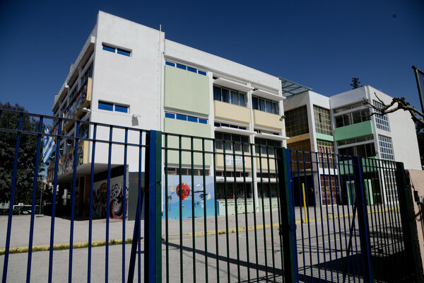 Καύσωνας: Ποια σχολεία θα μείνουν κλειστά την Πέμπτη