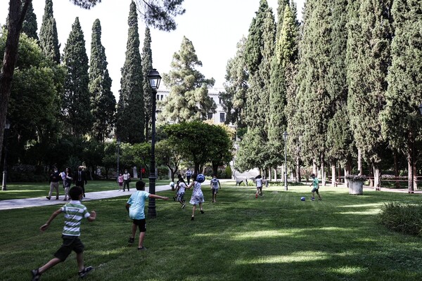 Ένα απόγευμα στο Προεδρικό με παιδιά που αναζητούν τη δική τους οικογένεια