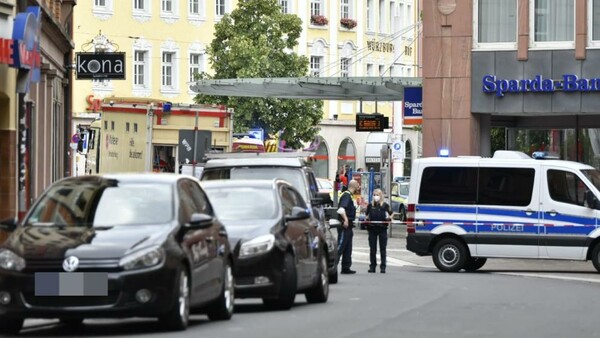 Συναγερμός στη Γερμανία: Αναφορές για θύματα μετά από επίθεση με μαχαίρι στο Βίρτσμπουργκ