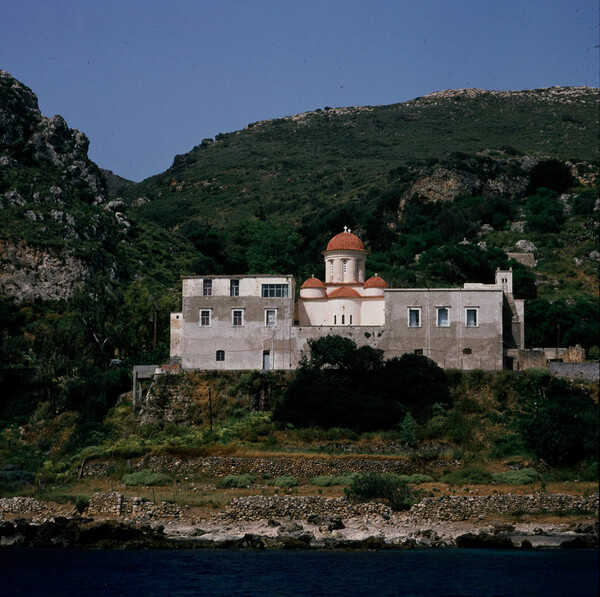 Oι άνθρωποι, τα χωριά, οι μονές και τα λιμάνια της Κρήτης του '70