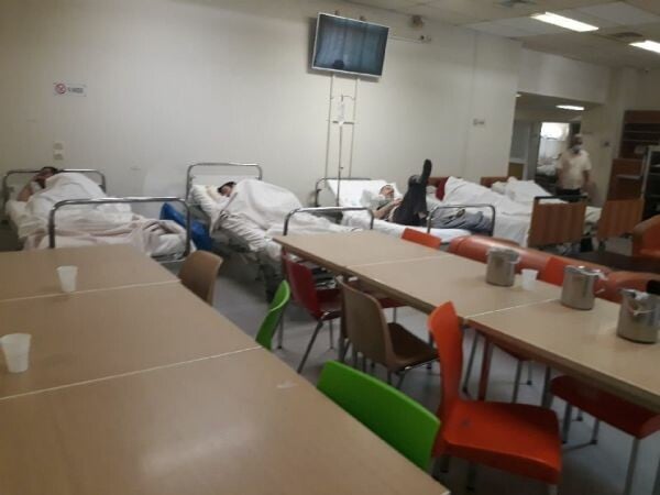 Θριάσιο Νοσοκομείο: Ράντζα με ασθενείς ακόμη και στην τραπεζαρία