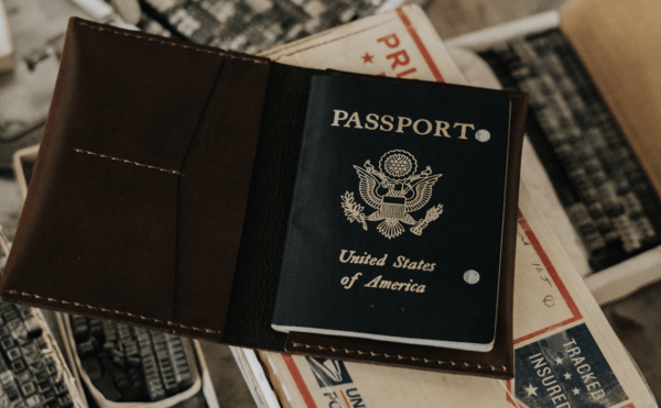 Οι ΗΠΑ σχεδιάζουν τρίτη επιλογή για το φύλο στα διαβατήρια 