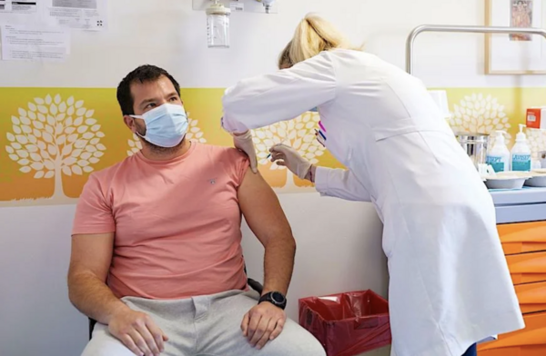 Λουκίδης: Οι ασθενείς που νοσηλεύονται στα νοσοκομεία με κορωνοϊό είναι ανεμβολίαστοι 