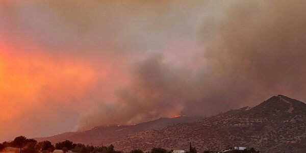 Κύπρος: Ανεξέλεγκτη η φωτιά - Εκκενώθηκαν τουλάχιστον επτά χωριά 