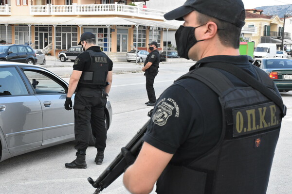 Χαλκιδική: Πυροβόλησαν 20χρονο σε μπαρ - Για συμμορία «νονών» της νύχτας κάνει λόγο η ΕΛ.ΑΣ