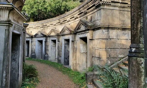 Το κοιμητήριο Highgate ανοίγει σαν πάρκο σε όλους του κατοίκους του Λονδίνου με θέα στην πόλη