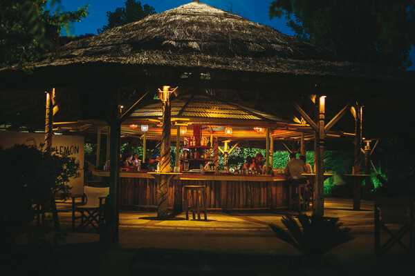 Beach & cocktail bars