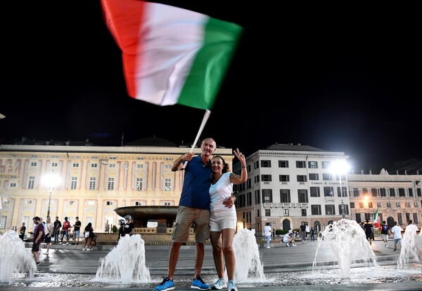 Euro 2020: Στον τελικό η Ιταλία - Έξαλλοι πανηγηρισμοί από τους φίλους της «σκουάντρα ατζούρα»