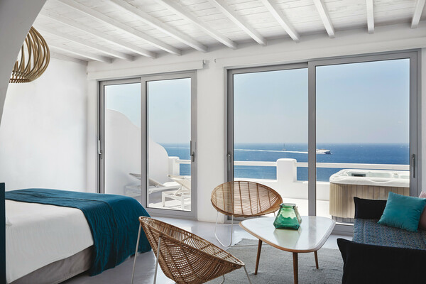 Kouros hotel & suites