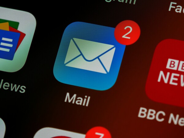Τα ΕΛΤΑ προειδοποιούν για απάτη με e-mail και SMS: Ποια μηνύματα να αγνοήσετε