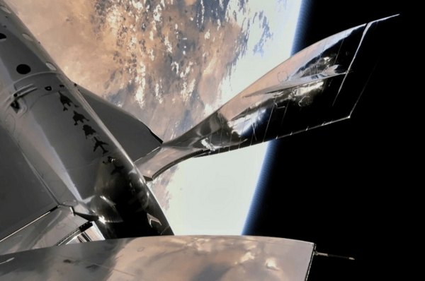 «Ο πρώτος δισεκατομμυριούχος στο Διάστημα»: Live η αντίστροφη μέτρηση για την εκτόξευση του Μπράνσον
