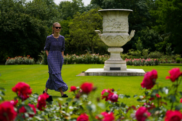 Οι βασιλικοί κήποι του Μπάκιγχαμ ανοίγουν τις πύλες τους στο κοινό