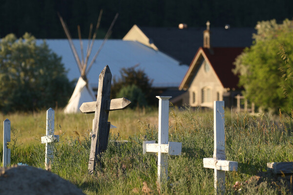 Νέα μακάβρια ανακάλυψη στον Καναδά: Εντοπίστηκαν ακόμη 160 τάφοι χωρίς στοιχεία