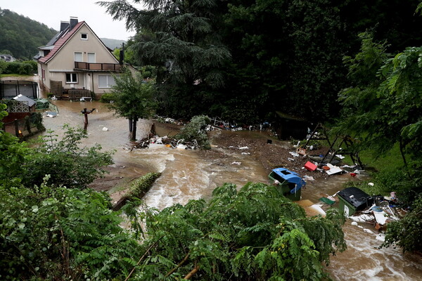 Γερμανία: Πρωτοφανείς πλημμύρες στη δυτική Γερμανία - Κινητοποιήθηκε και ο στρατός 