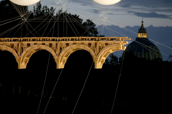Rome Hosts Temporary Installation In Homage To Michelangelo's Bridge That Was Never Built
