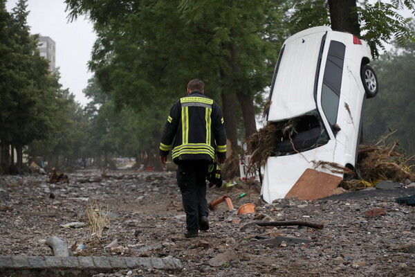 Πλημμύρες στην Ευρώπη: Τουλάχιστον 120 νεκροί- Εικόνες απόλυτης καταστροφής στη Γερμανία