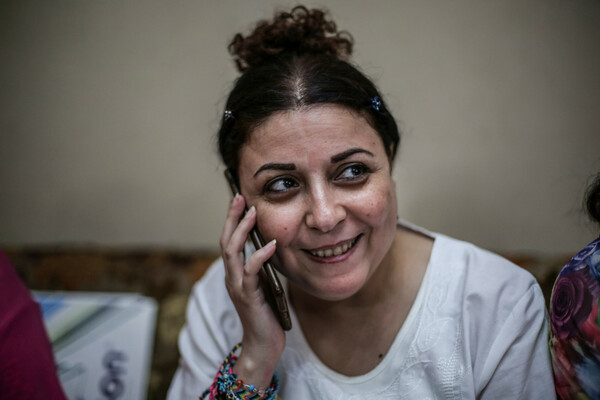 Αίγυπτος: Αποφυλακίστηκε η Esraa Abdel Fattah - Σπουδαία μορφή της εξέγερσης του 2011 κατά του Μουμπάρακ 