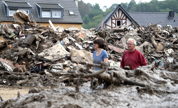 Πλημμύρες στη Γερμανία: Τουλάχιστον 160 νεκροί και 170 αγνοούμενοι - Εικόνες αποκάλυψης