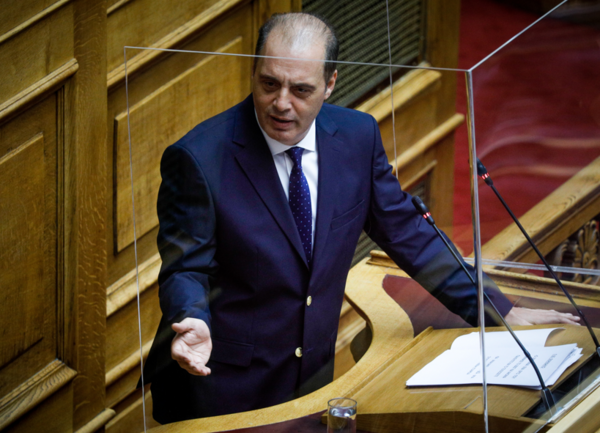 Επιτροπή Κοινοβουλευτικής Δεοντολογίας: Υπέρ της άρσης της ασυλίας του Κυριάκου Βελόπουλου