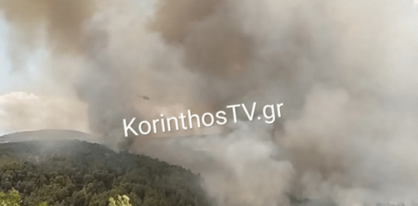 Μαίνεται η φωτιά στο Καλέντζι Κορινθίας: Ενισχύθηκαν οι δυνάμεις της Πυροσβεστικής