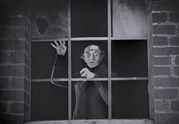 Προβολή Nosferatu στην Ελευσίνα συνοδεία ζωντανής μουσικής από τον Νίκο Βελιώτη σε μια μοναδική προβολή