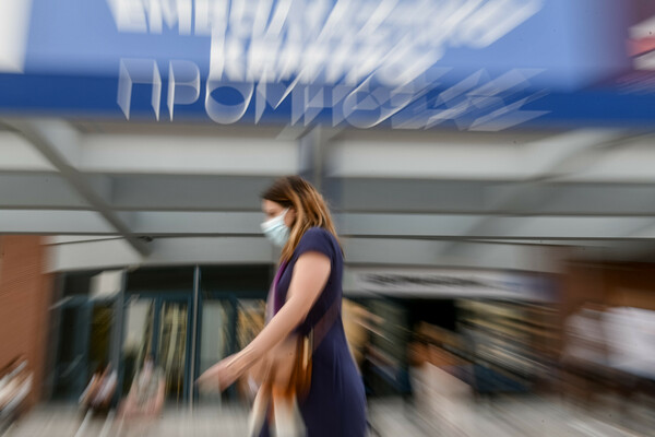 Υποχρεωτικός εμβολιασμός: Υπό εξέταση νέες κατηγορίες εργαζομένων- Τέλη Αυγούστου οι αποφάσεις