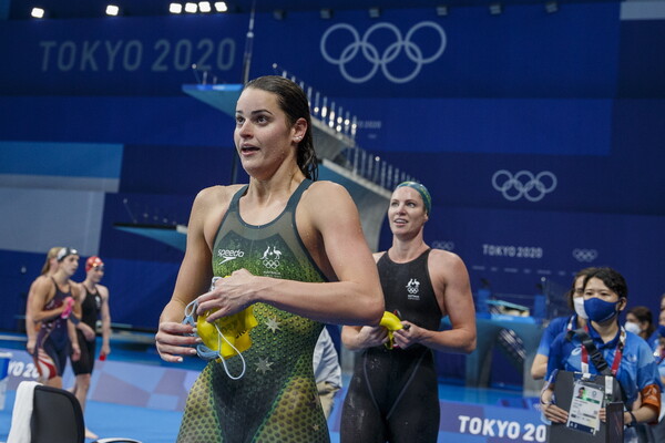 Βίντεο: Η στιγμή που κολυμβήτρια βρίζει κατά λάθος, πάνω στον ενθουσιασμό για το Ολυμπιακό χρυσό μετάλλιο