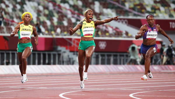 Ολυμπιακοί Αγώνες: Τριπλός θρίαμβος για την Τζαμάικα στα 100μ. γυναικών- Μεγάλη νικήτρια η Τόμπσον