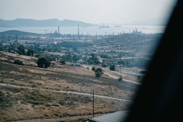 Το εμπορικό δρομολόγιο Θριάσιο – Νέο Ικόνιο από την καμπίνα του μηχανοδηγού