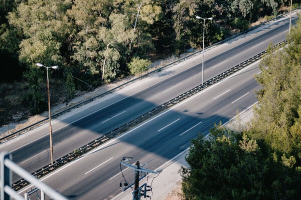 Το εμπορικό δρομολόγιο Θριάσιο – Νέο Ικόνιο από την καμπίνα του μηχανοδηγού 