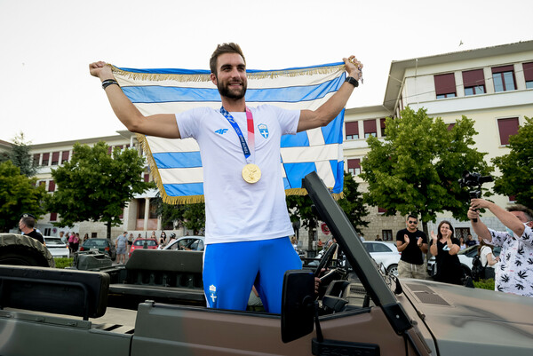 Στέφανος Ντούσκος: Τα Ιωάννινα υποδέχτηκαν με δόξα και τιμή τον χρυσό Ολυμπιονίκη τους [ΕΙΚΟΝΕΣ]