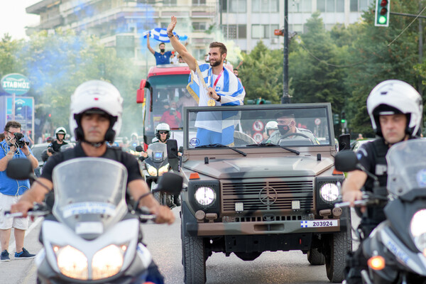 Στέφανος Ντούσκος: Τα Ιωάννινα υποδέχτηκαν με δόξα και τιμή τον χρυσό Ολυμπιονίκη τους [ΕΙΚΟΝΕΣ]