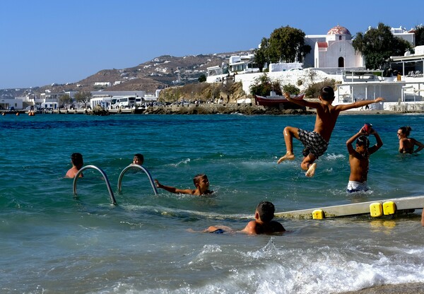 Meteo: Ο θερμότερος μήνας της τελευταίας δεκαετίας ο φετινός Ιούλιος για τα νησιά του Αιγαίου